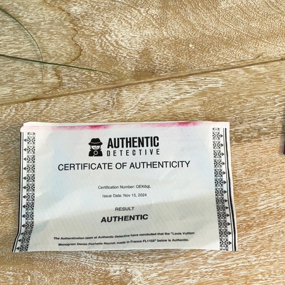 Louis Vuitton Cream and Blue Crossbody Bag with Signature Monogram - Picture 12 of 16